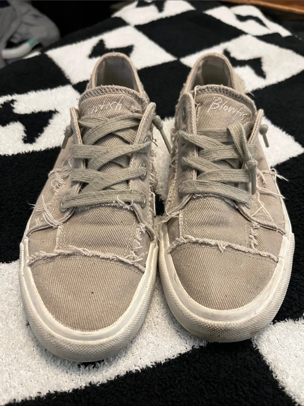 Women's Frayed Canvas Lace-Up Sneakers - Taupe